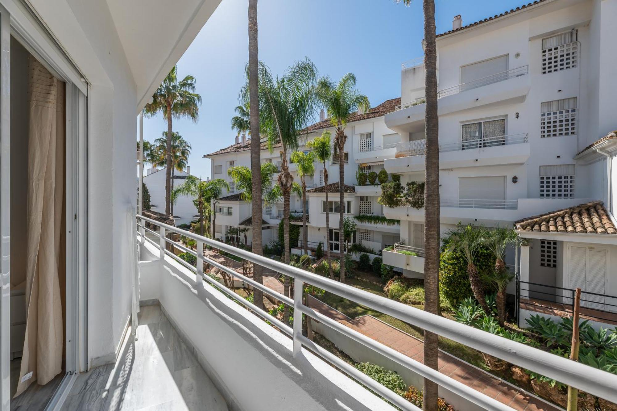 Stunning Duplex By The Golf & Terrace By The Marbella